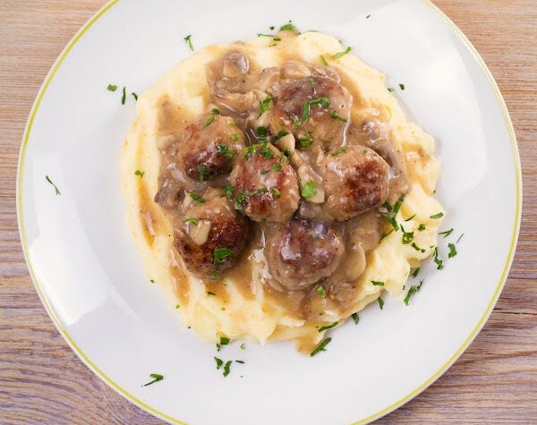 Potatoes With Meatballs Recipe (1)