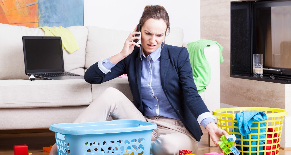 Image showcasing How to Declutter a Living Room in Just 30 Minutes, Organizers Say