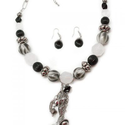 Break A Leg Necklace And Earrings Just $5!