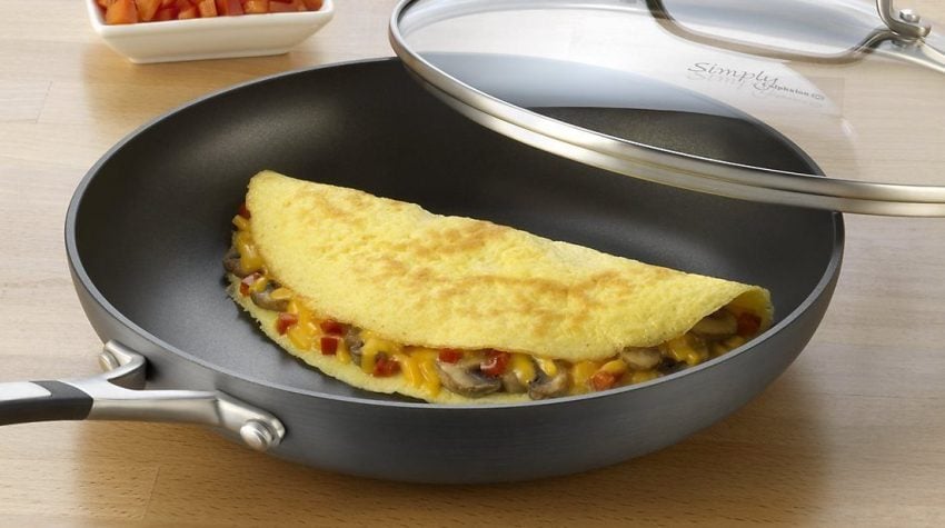 Simply Calphalon Nonstick 10-Inch Covered Omelette Pan Just $23.99! (reg. $60)