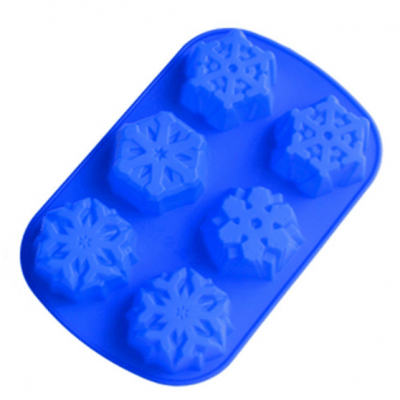 Snowflake 6-Cavity Cake Mold Pan Just $5.58 + FREE Shipping!
