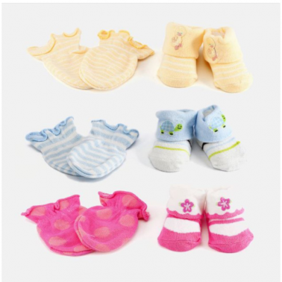 Newborn Baby Socks & Mitten Sets Only $4.99 Shipped (Reg. $30)!